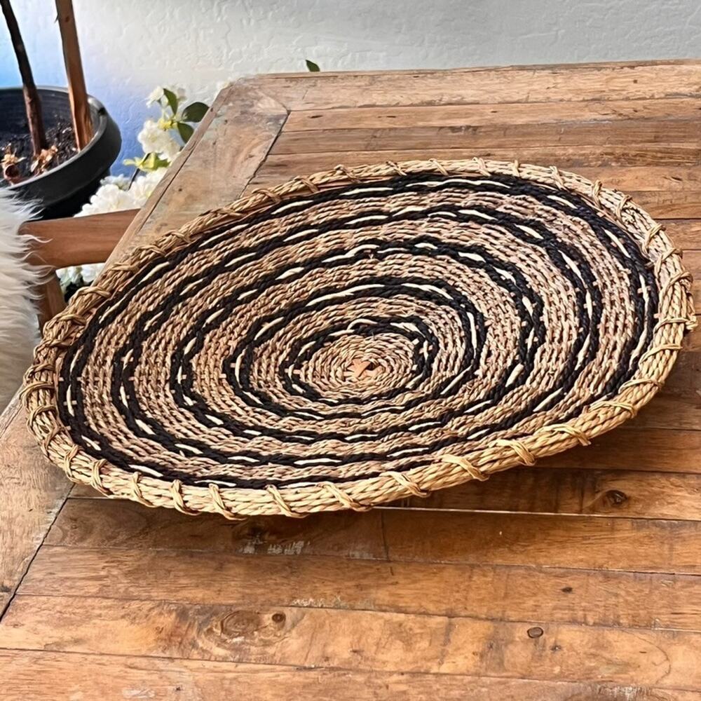 Hand-Woven Round Decorative Tray 19" Seagrass Natural Black Fiber
